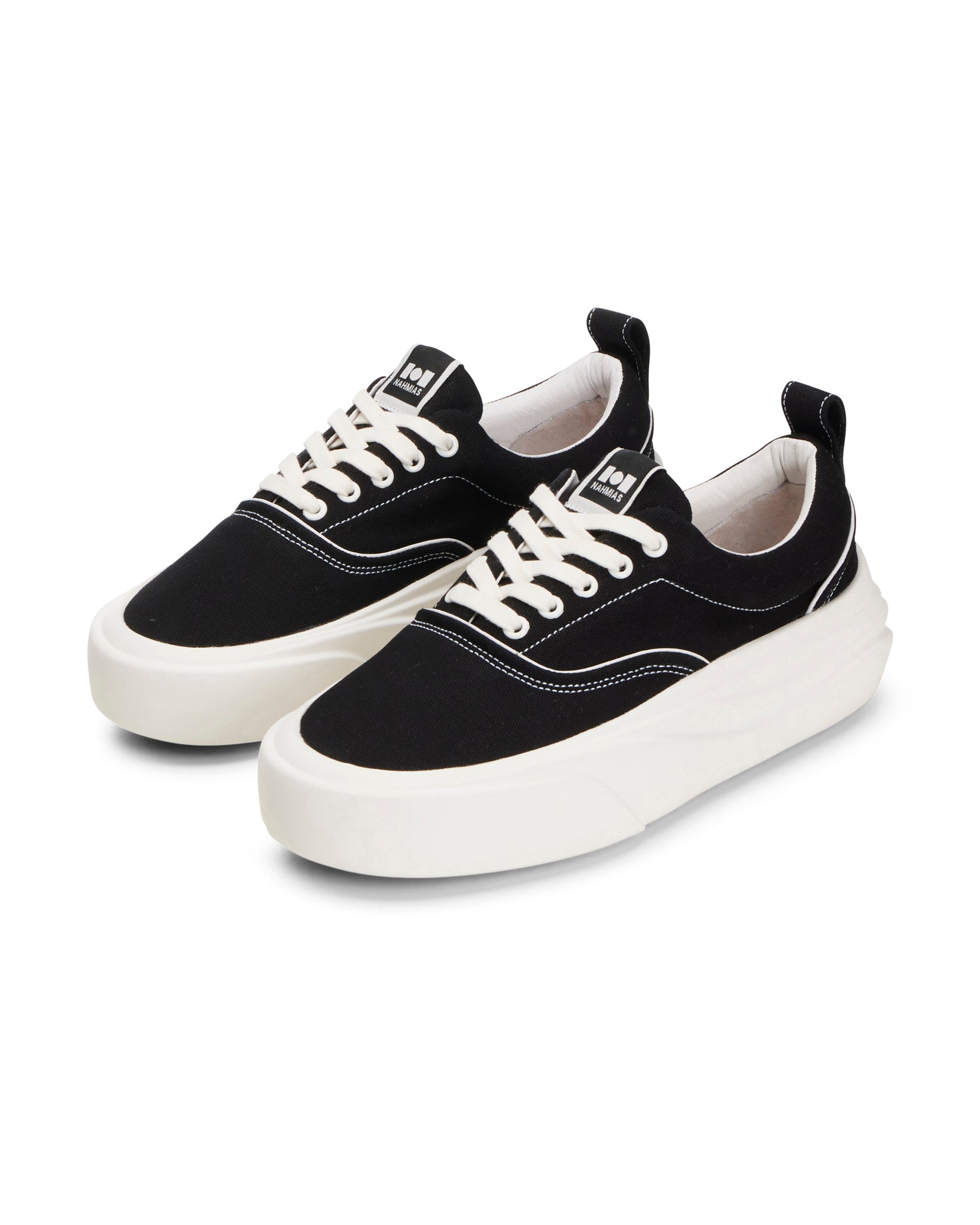 Ollie Canvas Sneaker in Black