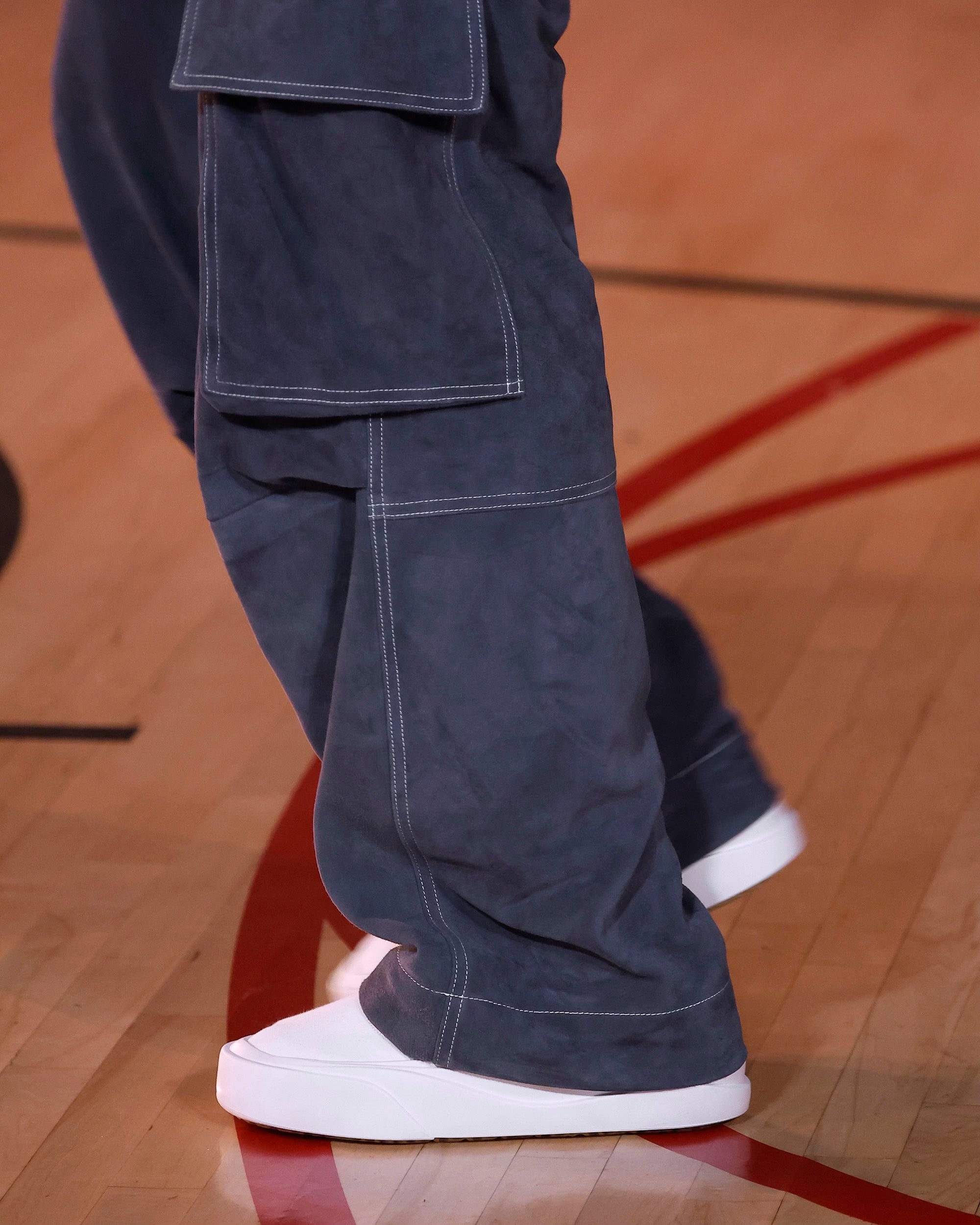 Ollie Canvas Sneaker in White