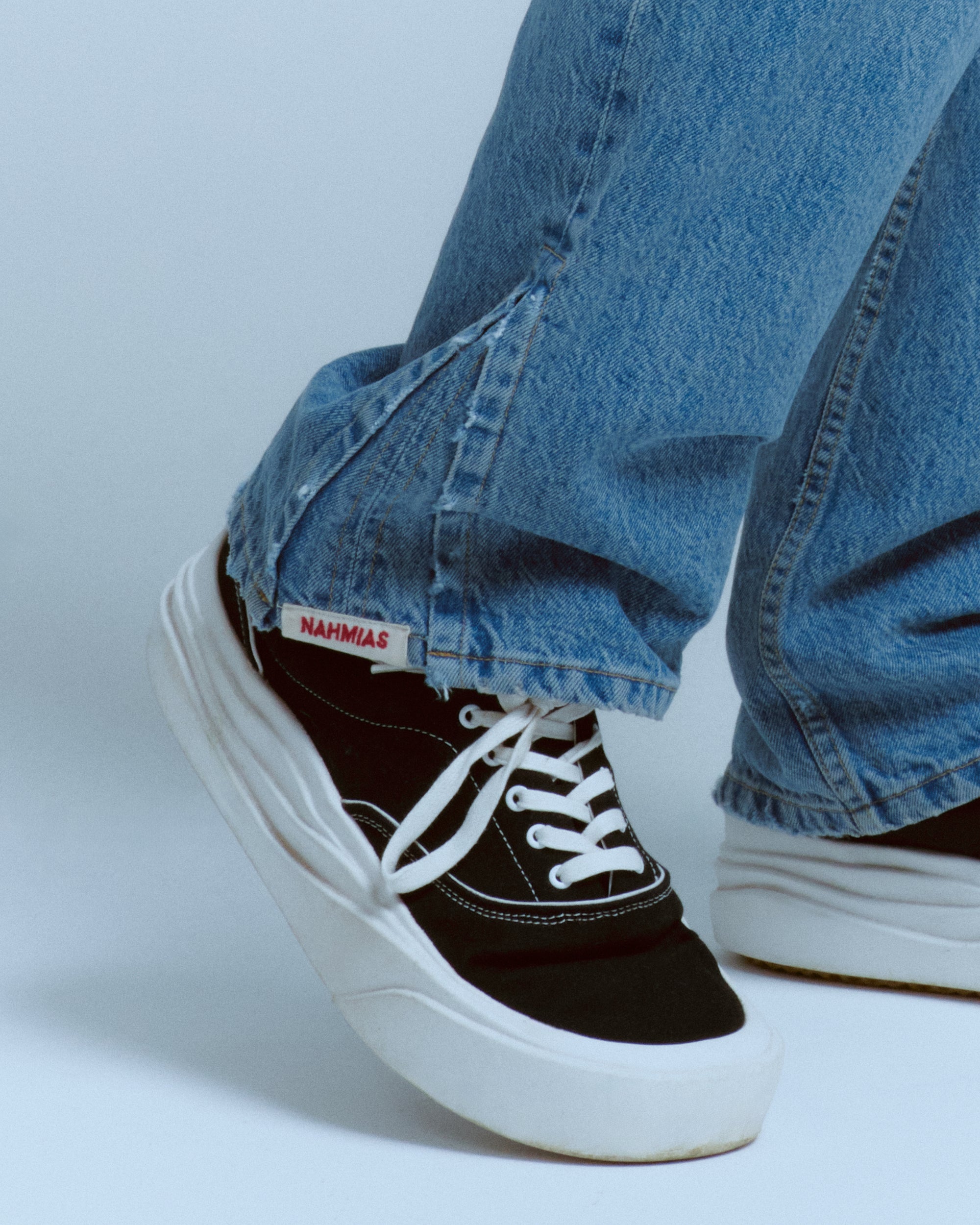 SPLIT SEAM STRAIGHT LEG JEAN