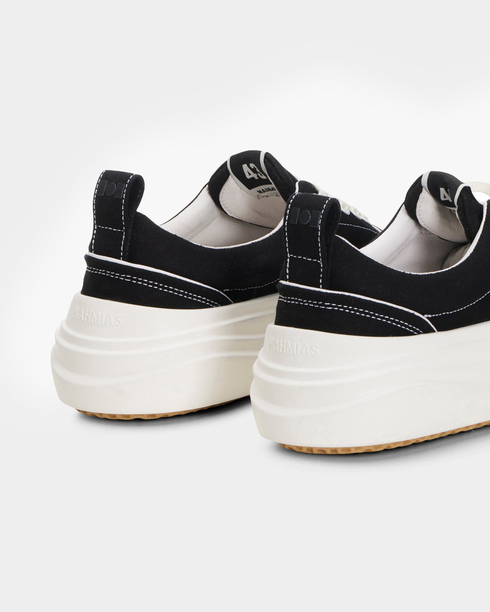 Ollie Canvas Sneaker in Black