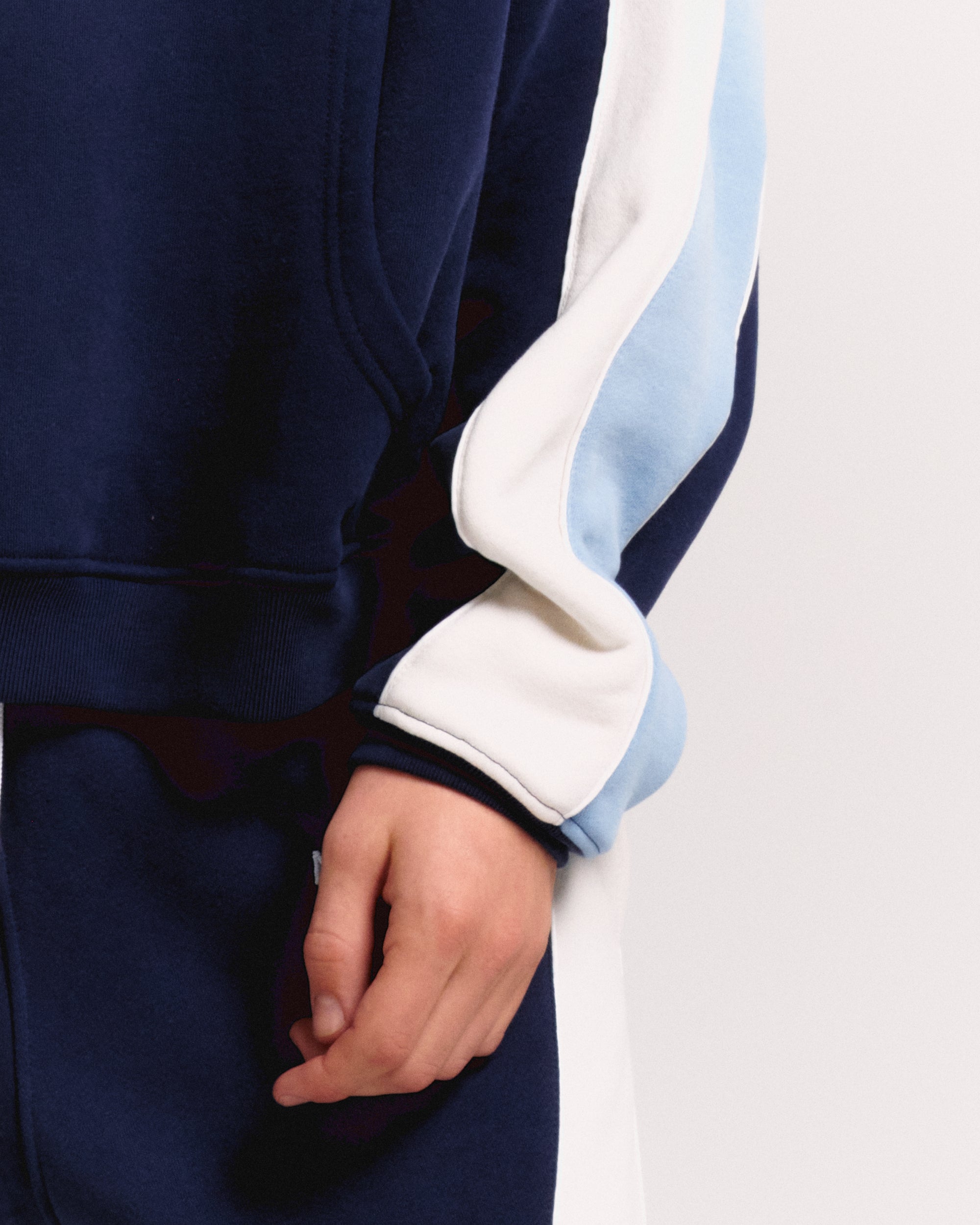 OLLIE HOODIE