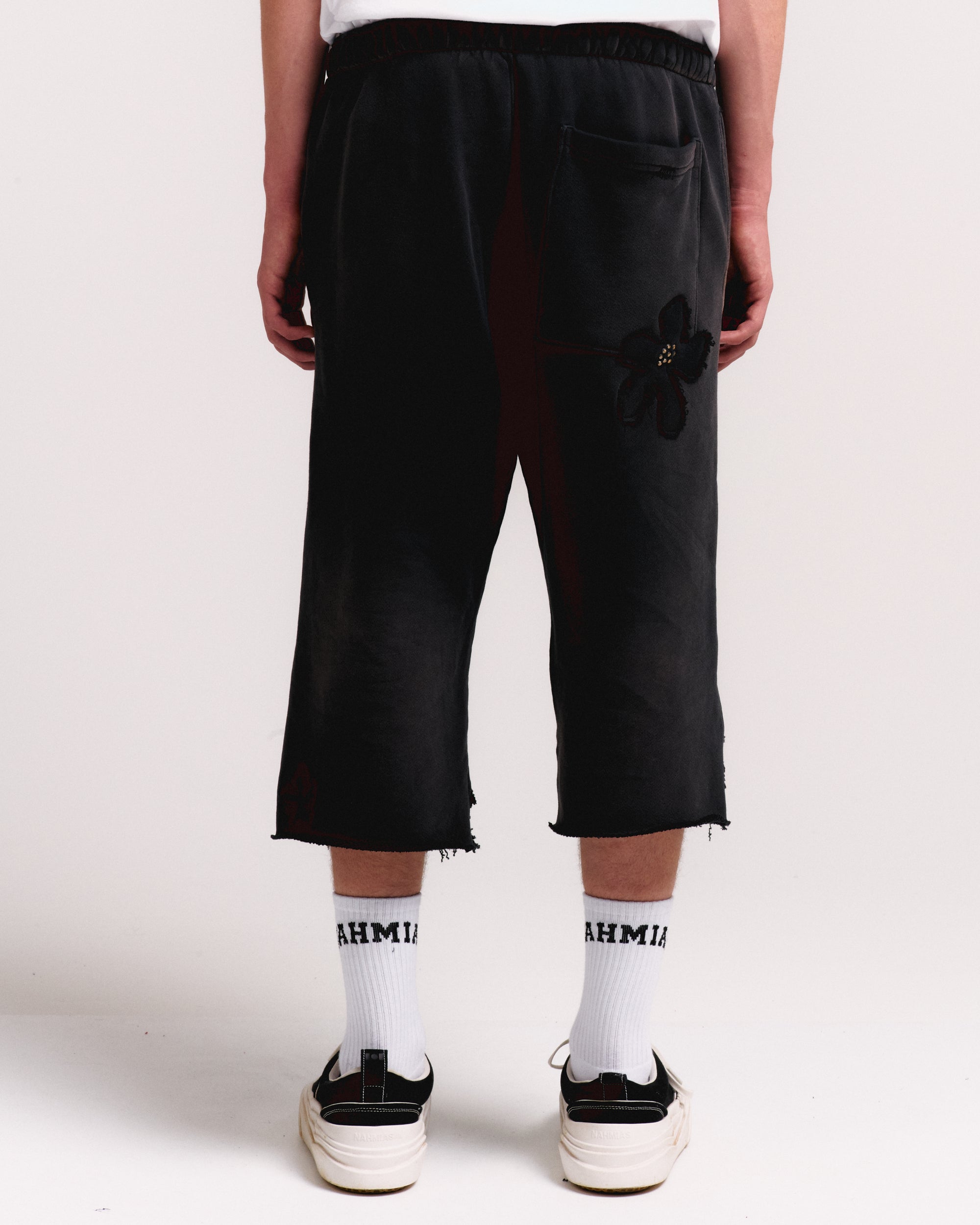 FLOWER PATCH LONG SWEAT SHORTS
